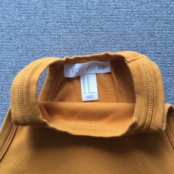 Set of Gray and Mustard Cropped Halter Tops - Picture 4 of 6